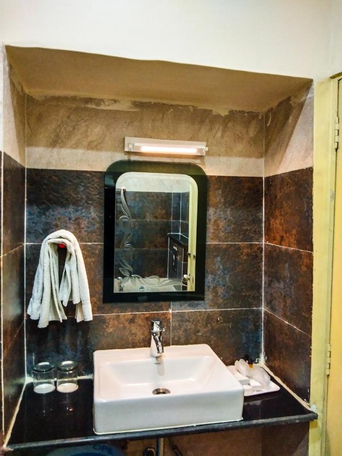 Dwivedi Hotels Sri Omkar Palace Bénarès Extérieur photo