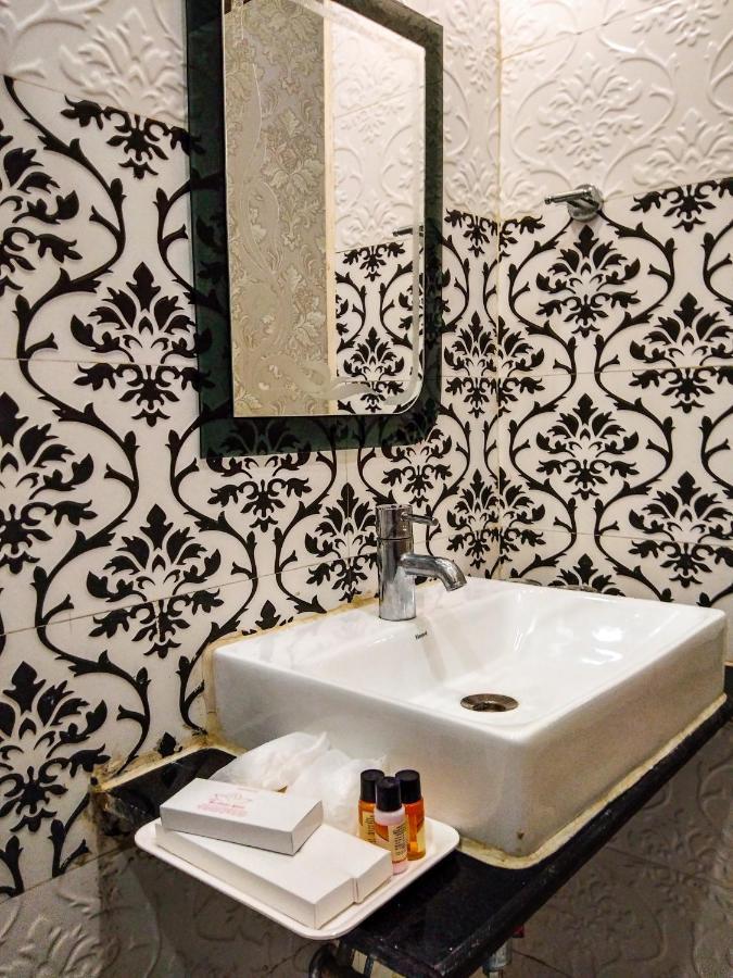 Dwivedi Hotels Sri Omkar Palace Bénarès Extérieur photo