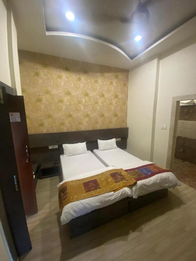 Dwivedi Hotels Sri Omkar Palace Bénarès Extérieur photo