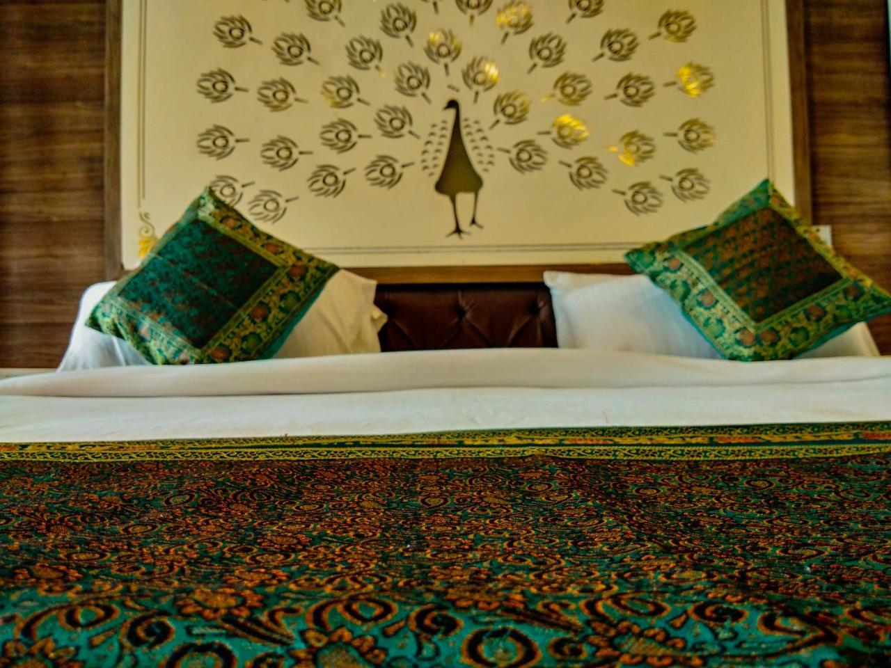 Dwivedi Hotels Sri Omkar Palace Bénarès Extérieur photo