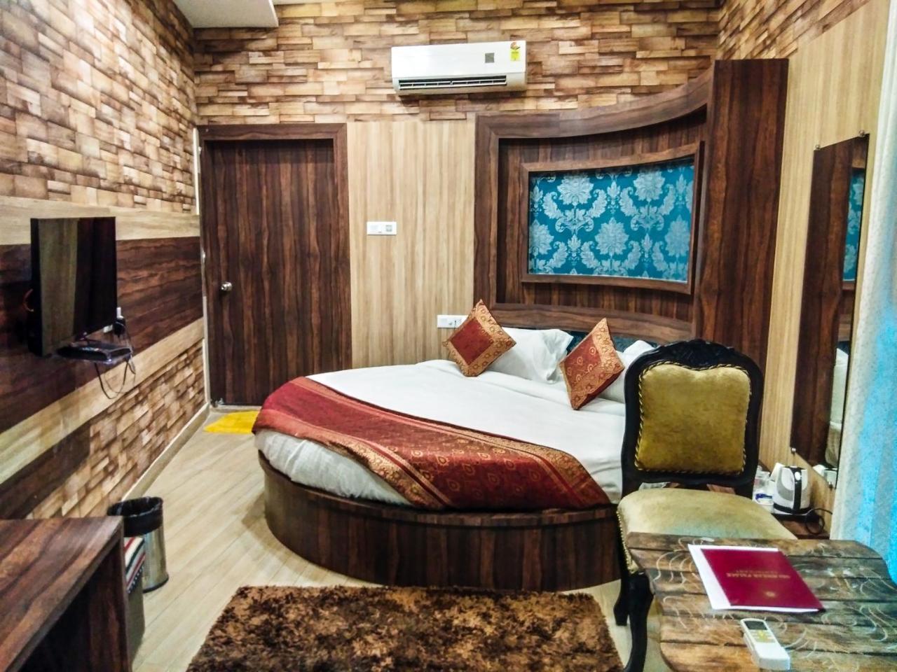 Dwivedi Hotels Sri Omkar Palace Bénarès Extérieur photo