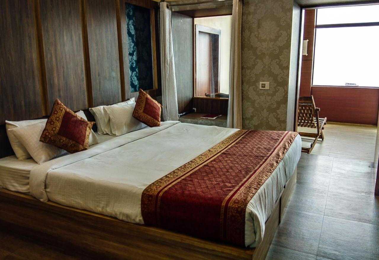 Dwivedi Hotels Sri Omkar Palace Bénarès Extérieur photo