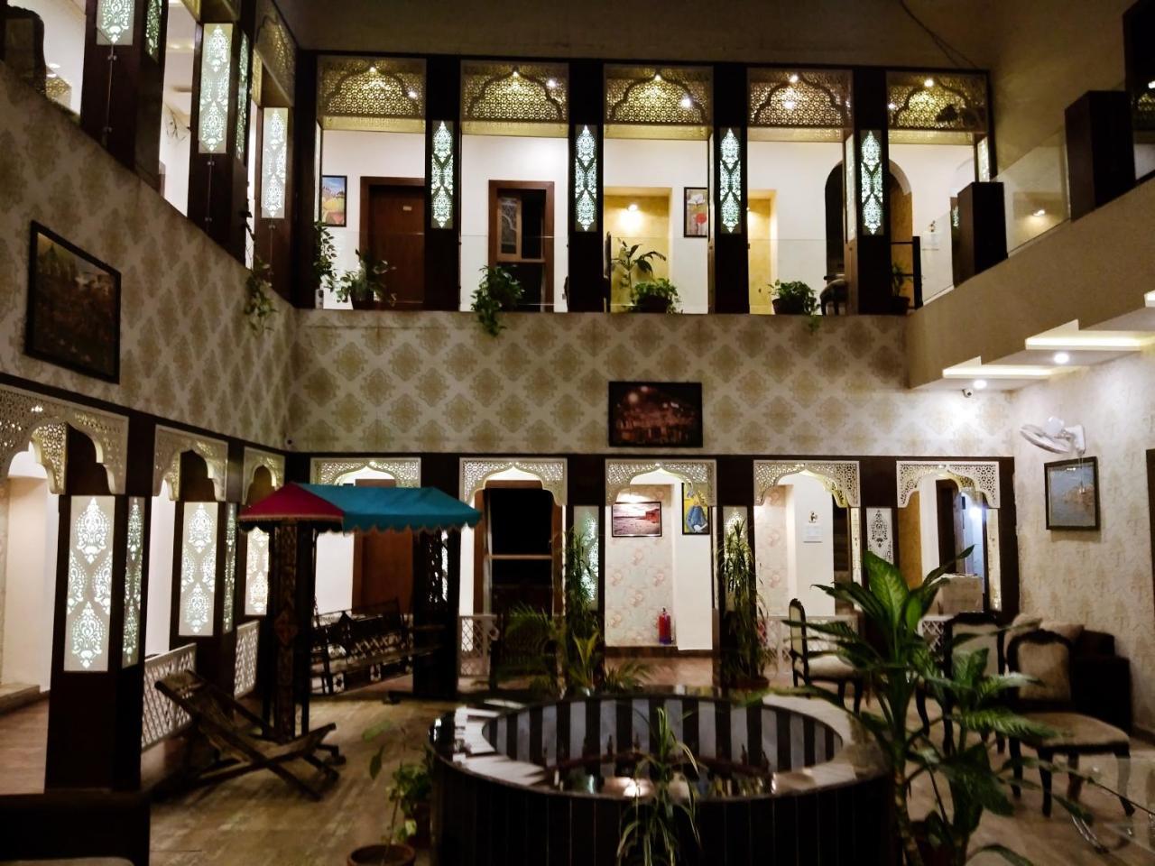 Dwivedi Hotels Sri Omkar Palace Bénarès Extérieur photo