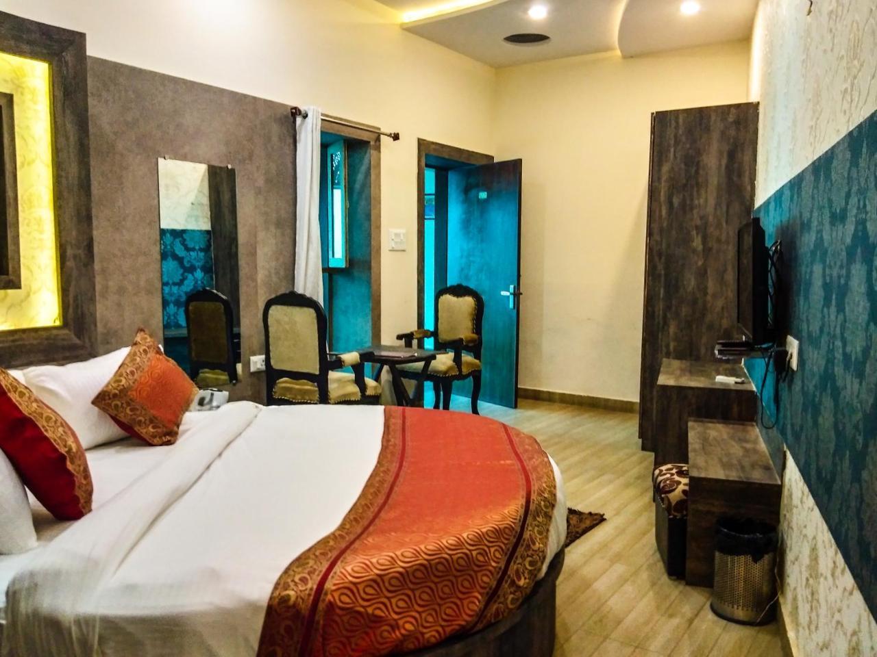 Dwivedi Hotels Sri Omkar Palace Bénarès Extérieur photo